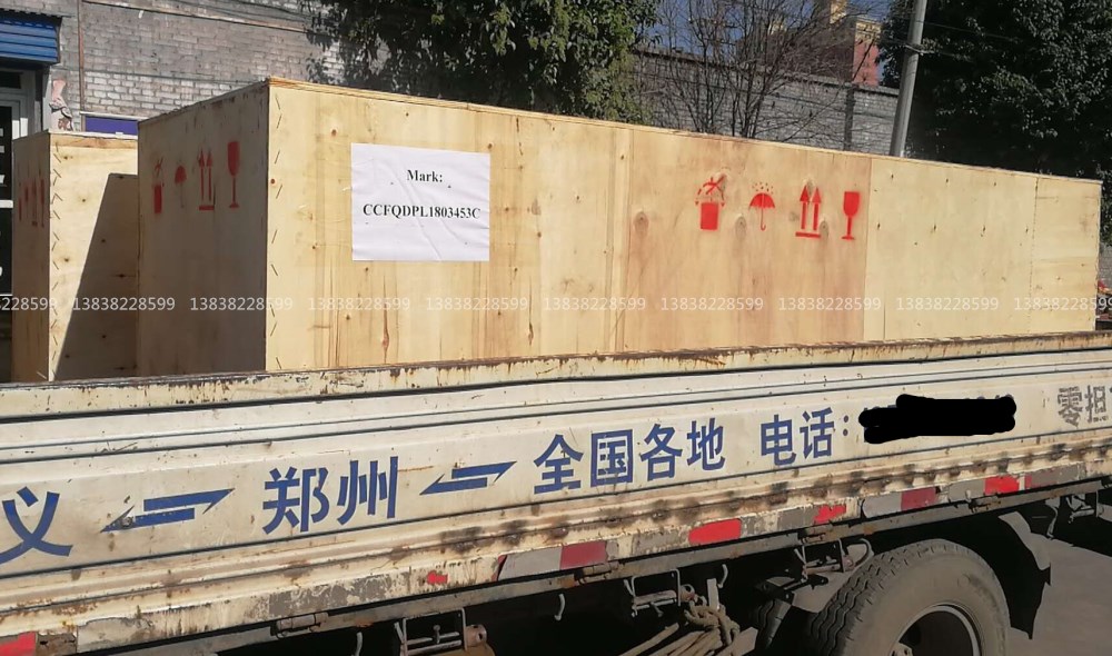 发往台湾的两台气力输送泵装車(chē)走起